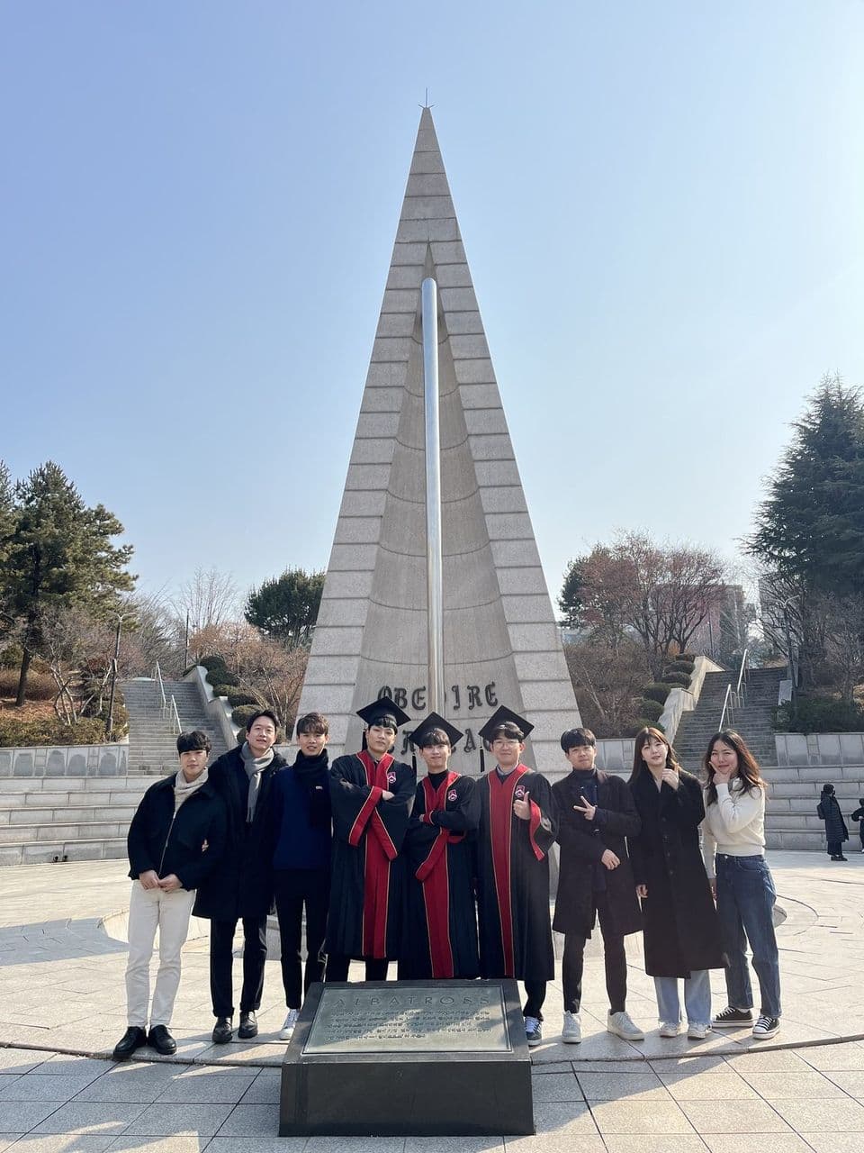 Congratulations on your graduation, Chanhyuk Jeon, Sehwan Park and Yoon-Je Choi! A warm welcome to join PIML as graduate students · 2023.02